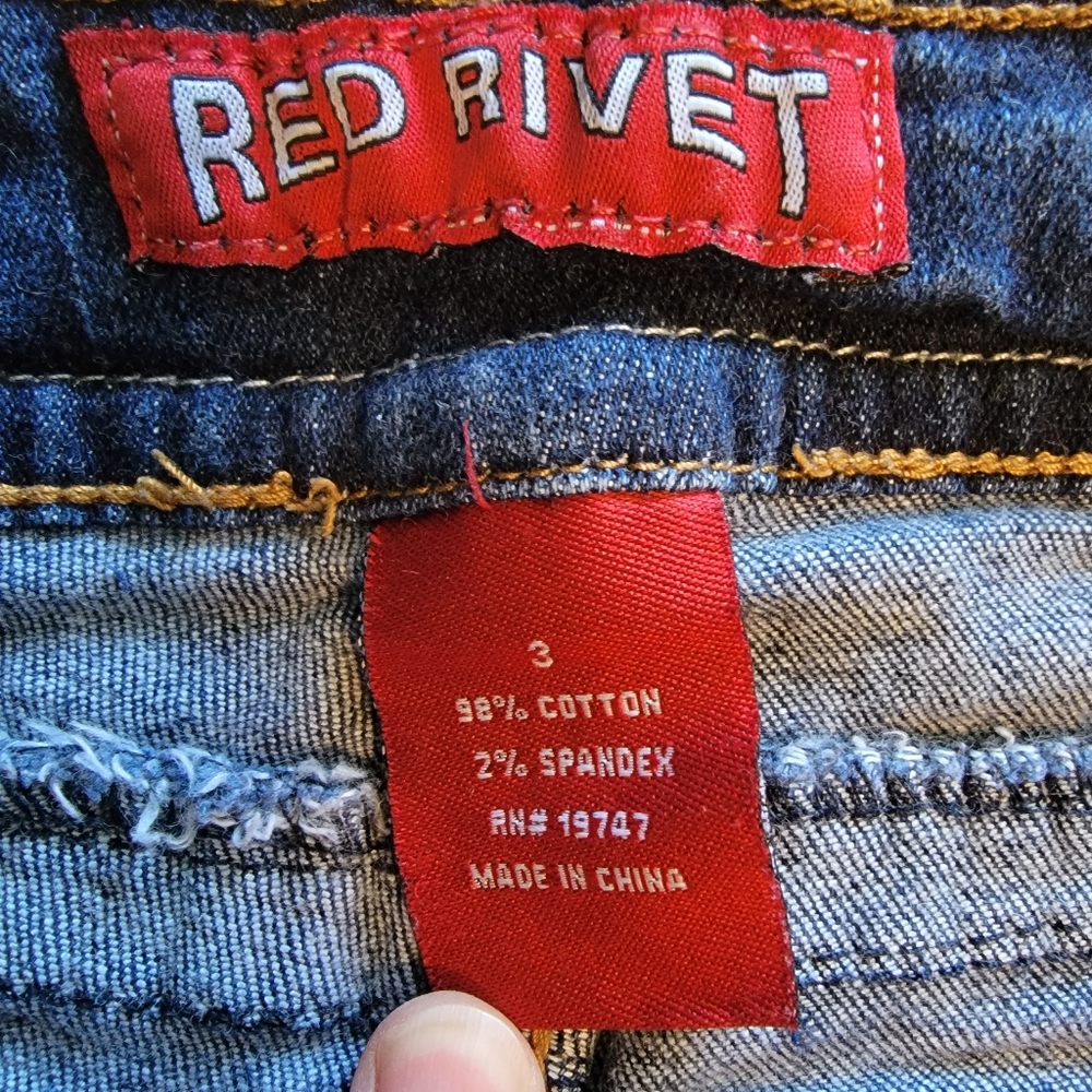 Red Rivet Capri's - Picture 3 of 6